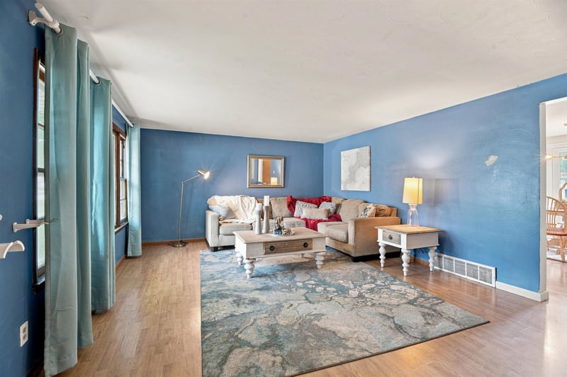 1550 Careful Dr, Green Bay, WI 54304