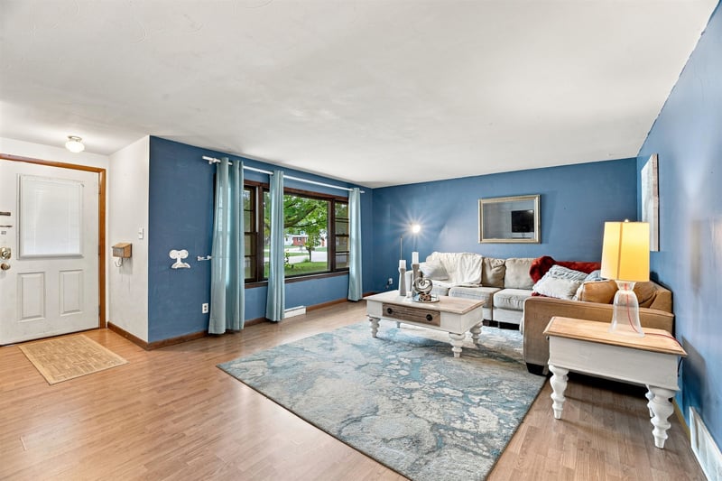 1550 Careful Dr, Green Bay, WI 54304