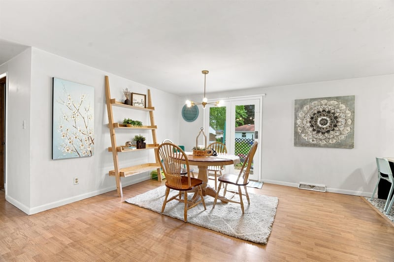 1550 Careful Dr, Green Bay, WI 54304