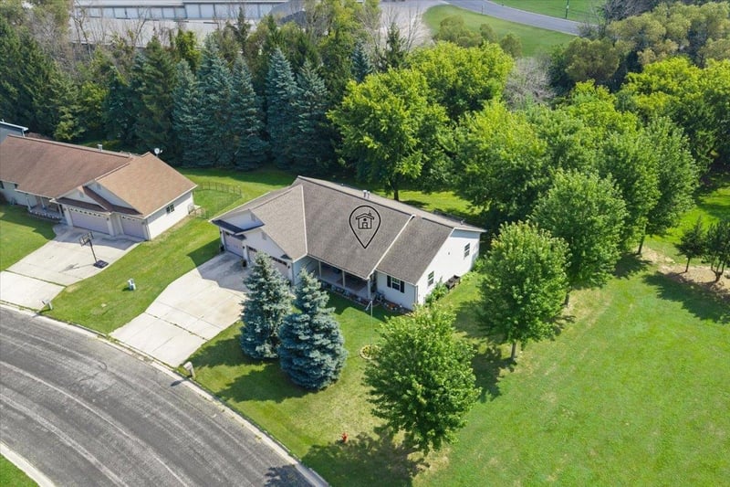 215 W Haven Ct, Luxemburg, WI 54217-1091