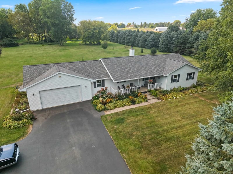 N831 Rabbit Rd, Fremont, WI 54940