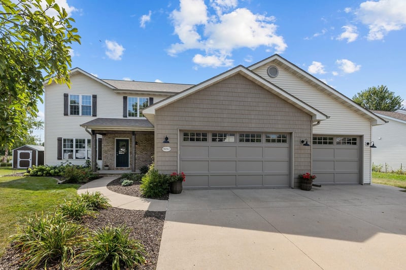 W6967 Glen Valley Dr, Greenville, WI 54942