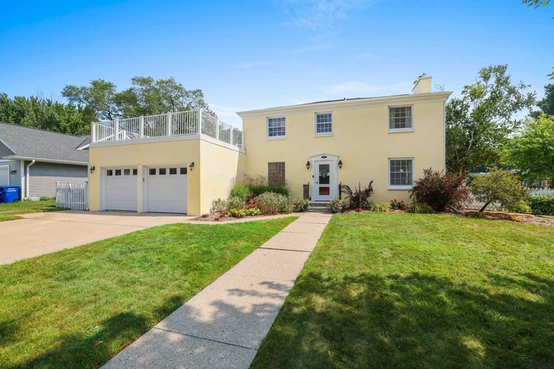 3037 Linck Ct, Green Bay, WI 54301-1621