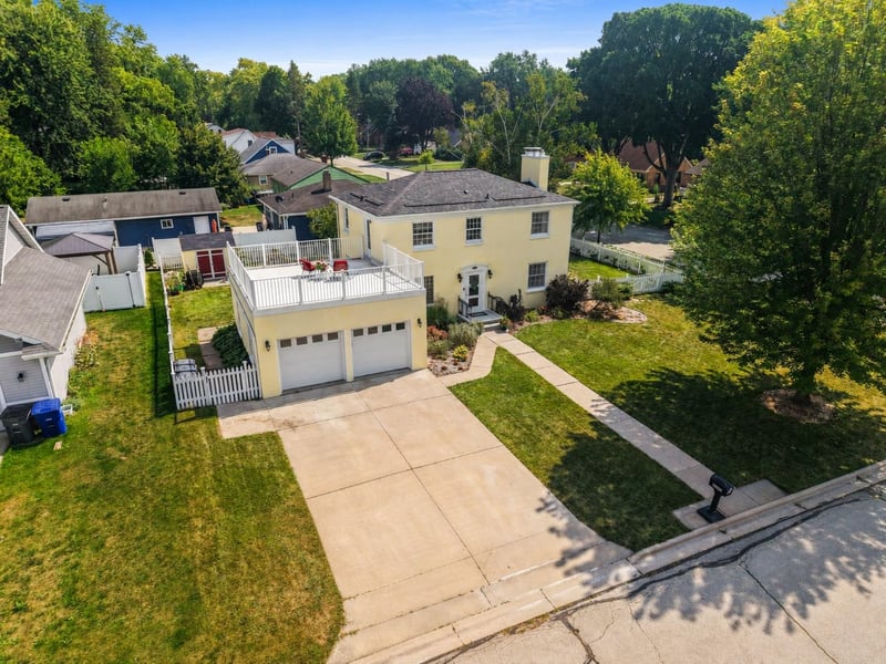 3037 Linck Ct, Green Bay, WI 54301-1621