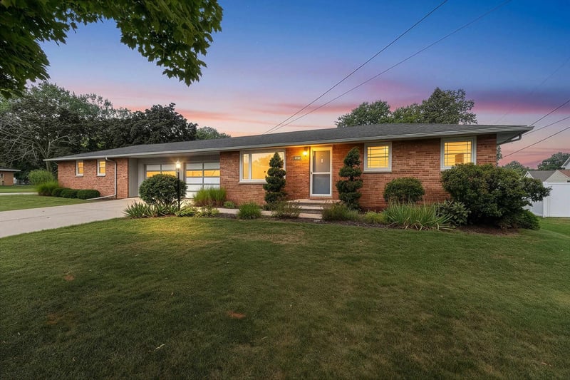 2098 True Ln, Green Bay, WI 54304-4354