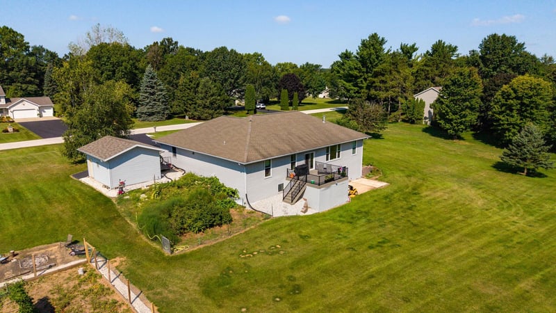 3206 River Forest Hills Dr, Pulaski, WI 54162