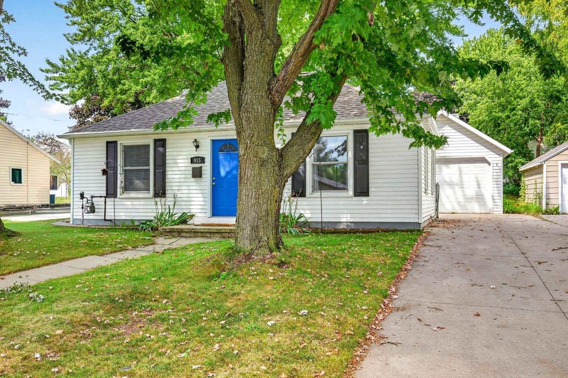 915 Taft St, Kaukauna, WI 54130