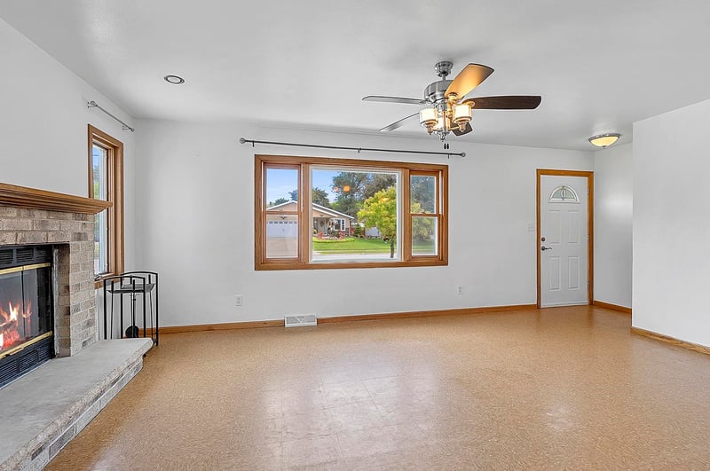 931 Coppens Rd, Green Bay, WI 54303
