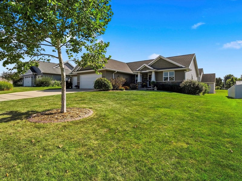 3594 Bay Harbor Dr, Green Bay, WI 54311