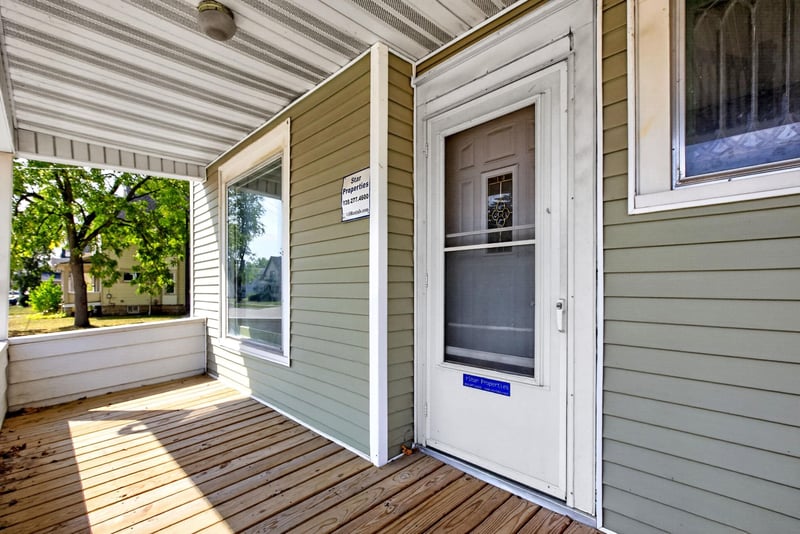 1103 Cherry St, Oshkosh, WI 54901