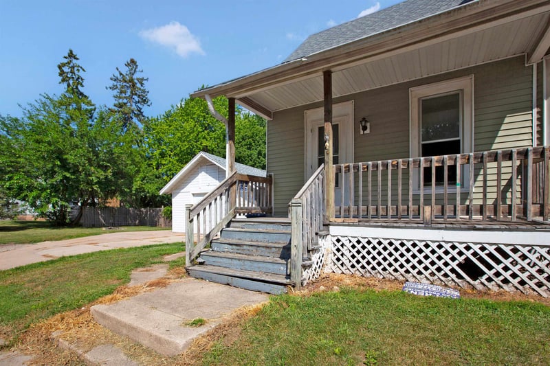 1103 Cherry St, Oshkosh, WI 54901