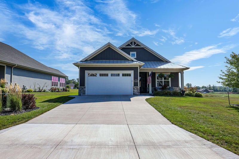885 Cygnet Ct, Menasha, WI 54952