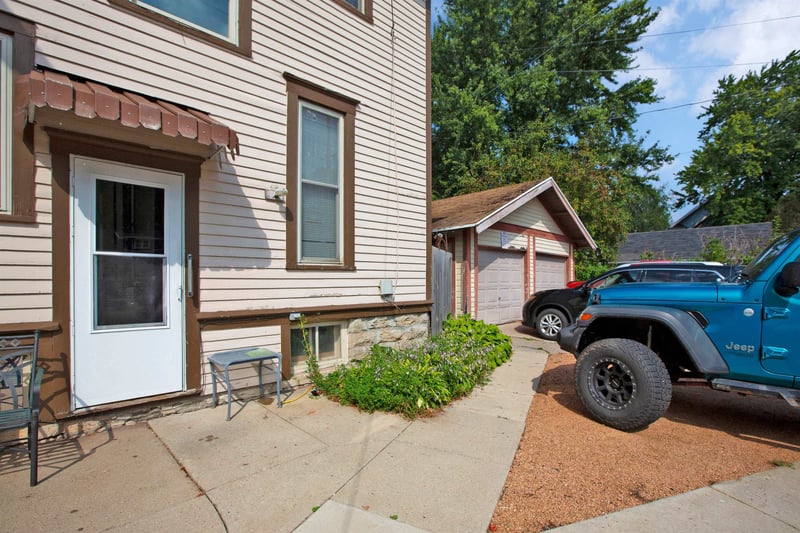 330 E Irving Ave, Oshkosh, WI 54901