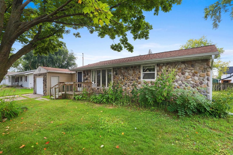 959 Redley Ct, Green Bay, WI 54304-3711