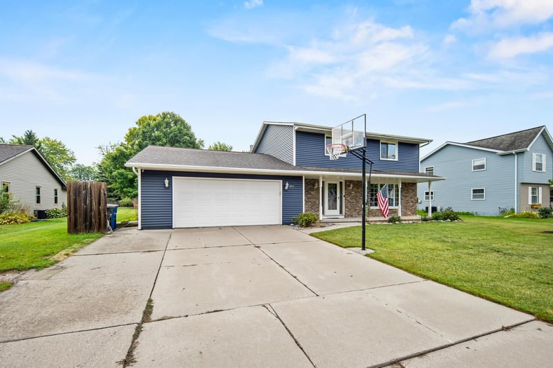 2153 Balsam Way, Green Bay, WI 54313