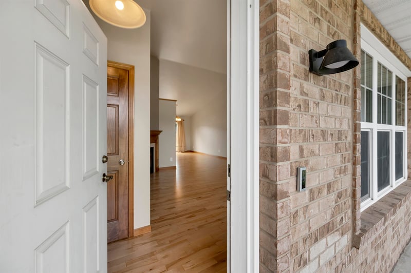 2352 Oak Ridge Cir, De Pere, WI 54115