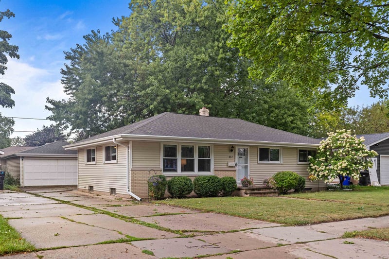 807 S Christine St, Appleton, WI 54915