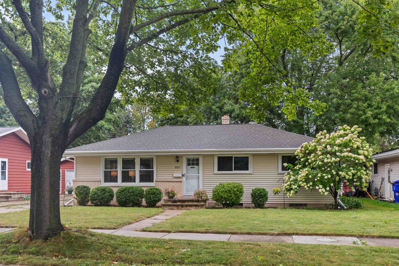 807 S Christine St, Appleton, WI 54915