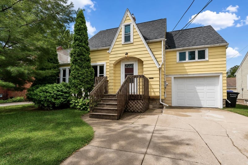 1621 N Division St, Appleton, WI 54911