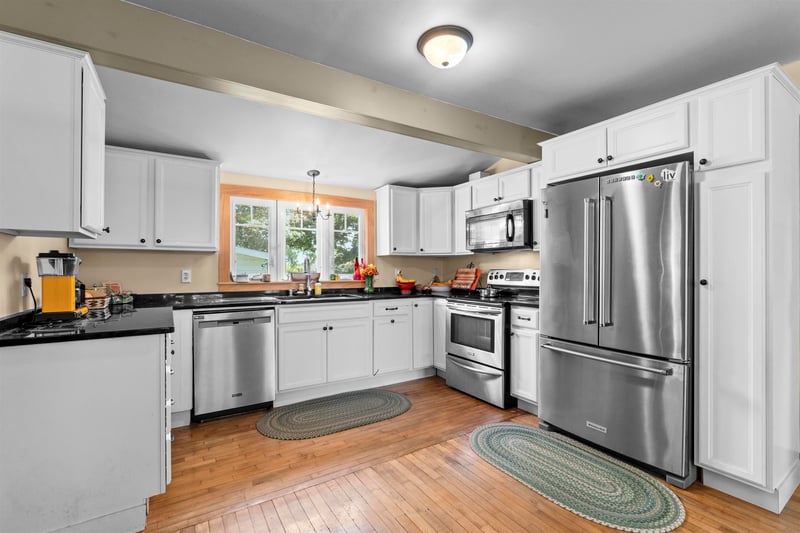 N3328 Meade St, Appleton, WI 54913-9558