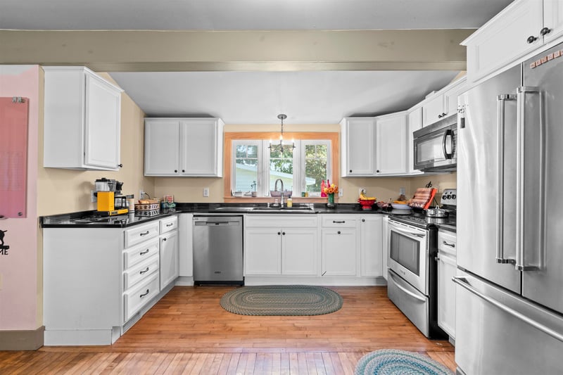 N3328 Meade St, Appleton, WI 54913-9558