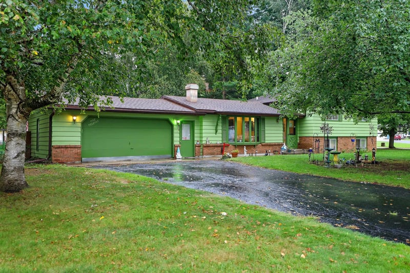 104 Crestwood Ct, Shawano, WI 54166