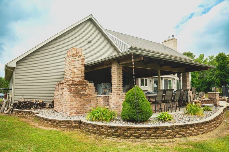 5062 Meadowview Ln, Oconto Falls, WI 54154