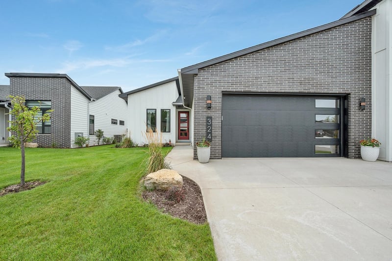 324 Aldon Cir, Green Bay, WI 54304-7000
