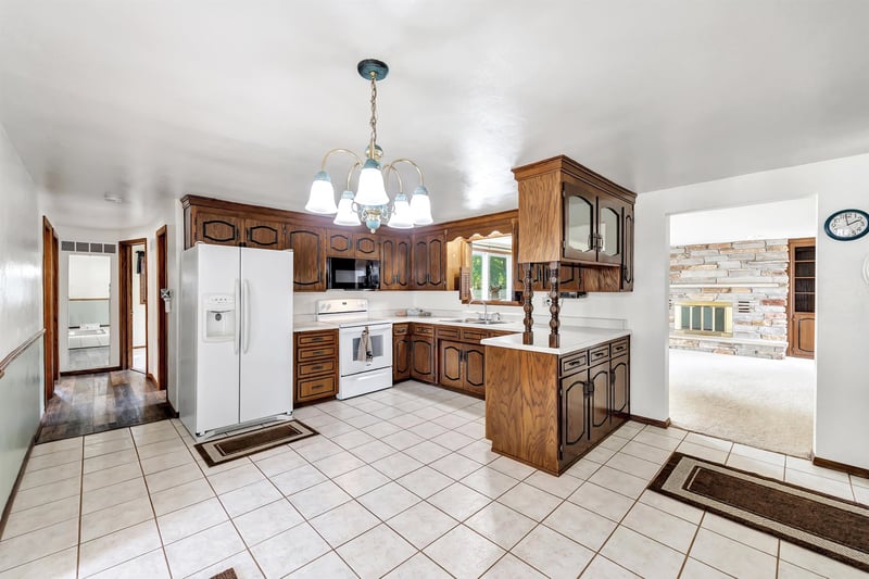 131 Johnson St, Green Bay, WI 54162-8839