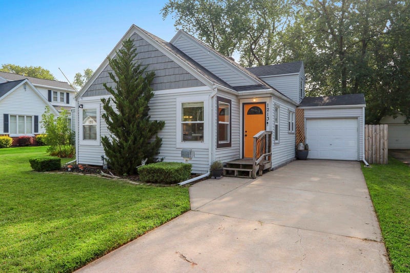 1213 12th Ave, Green Bay, WI 54304