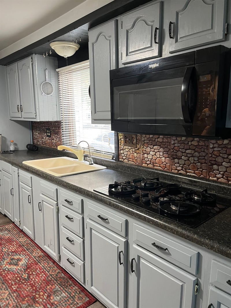 1033 Jefferson St, Oshkosh, WI 54901