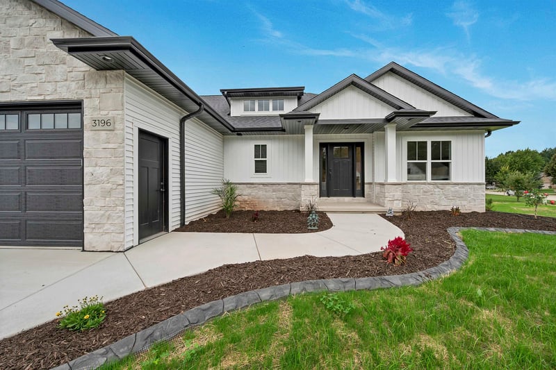 3196 Eclipse Dr, Belleville, WI 54311