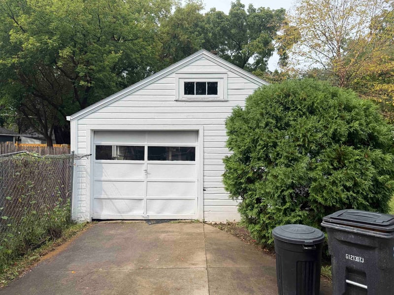 1843 Hubbard St, Oshkosh, WI 54902