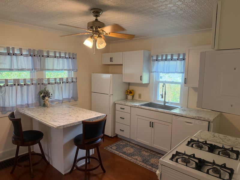 1843 Hubbard St, Oshkosh, WI 54902