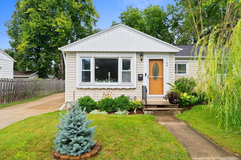 1168 9th St, Green Bay, WI 54304