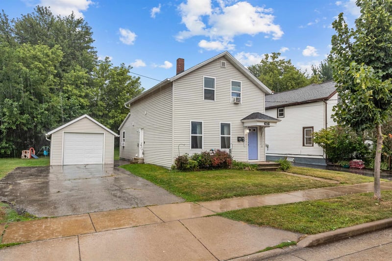 616 N Division St, Appleton, WI 54911