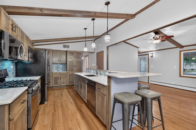 1135 Windsor St, Oshkosh, WI 54902