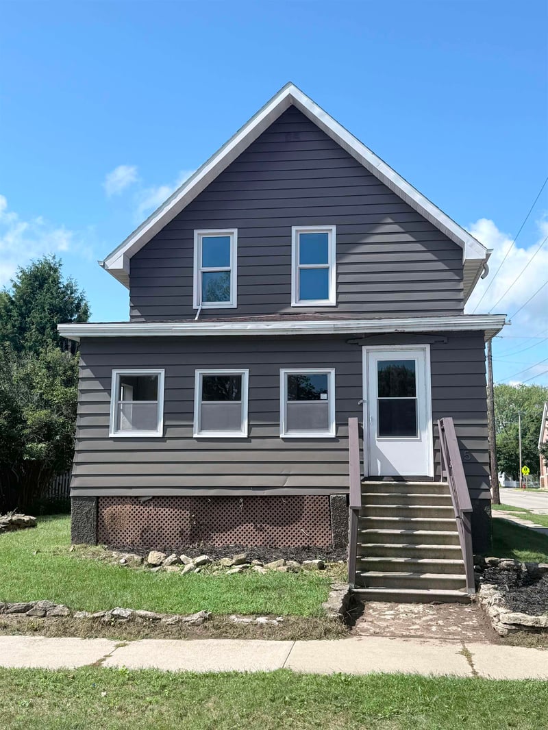 615 Superior Ave, Oconto, WI 54153