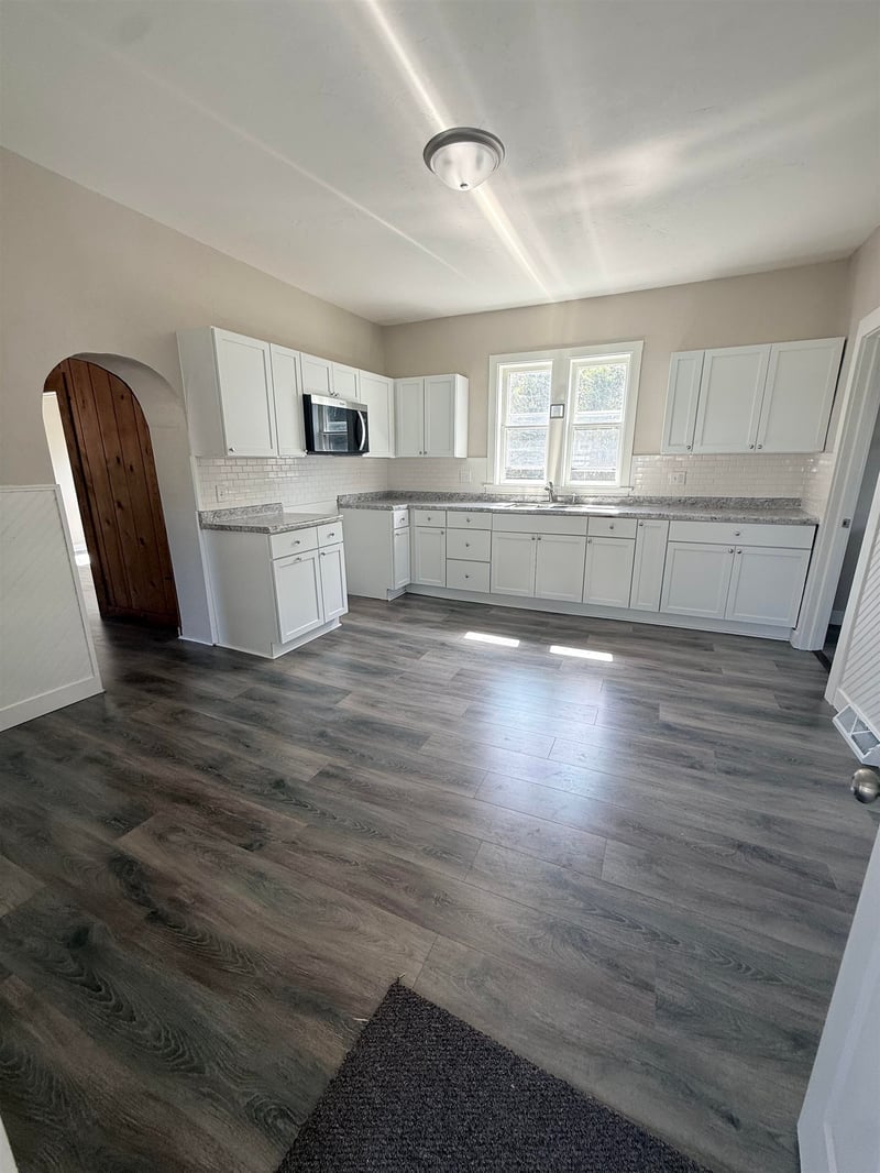 615 Superior Ave, Oconto, WI 54153