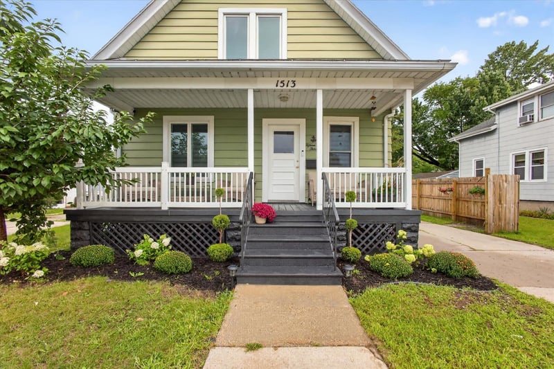 1513 Morrow St, Green Bay, WI 54302-1727