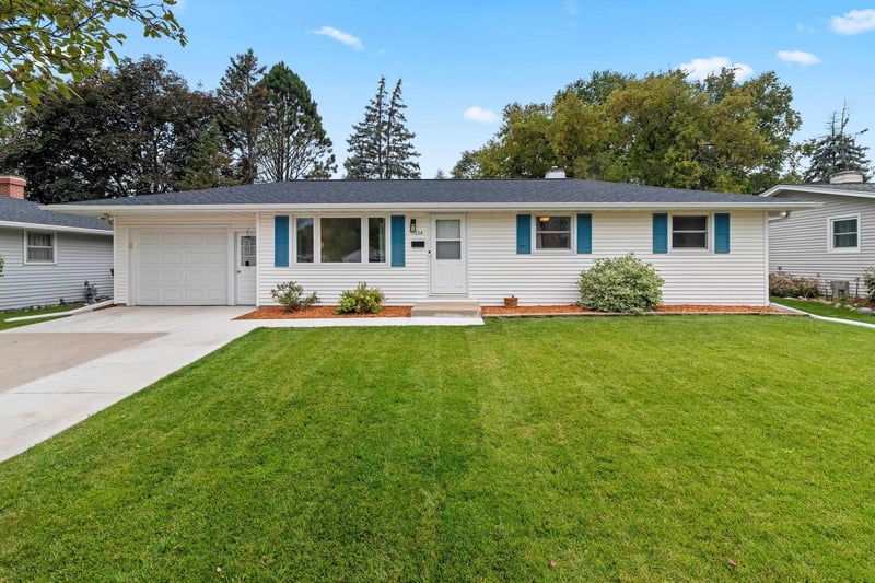 134 Minor Ct, Green Bay, WI 54303