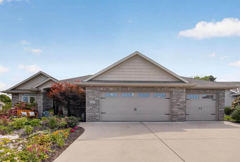 3364 Cottage Hill Dr, Green Bay, WI 54311