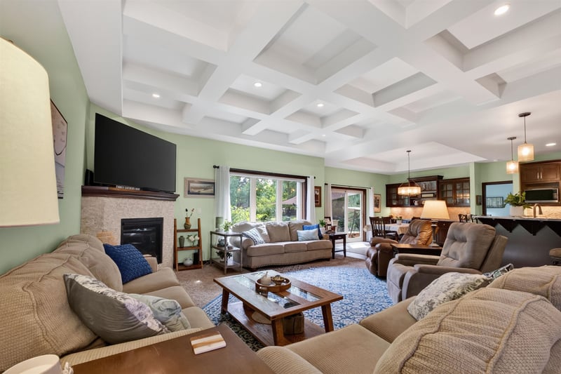 3364 Cottage Hill Dr, Green Bay, WI 54311