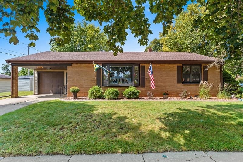 2319 N Viola St, Appleton, WI 54911