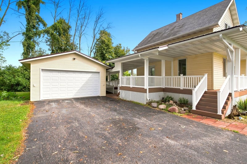3847 Hill Rd, Greenleaf, WI 54126-9441