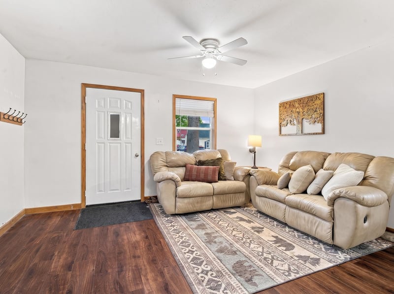 5 Armstrong Ct, Kaukauna, WI 54130