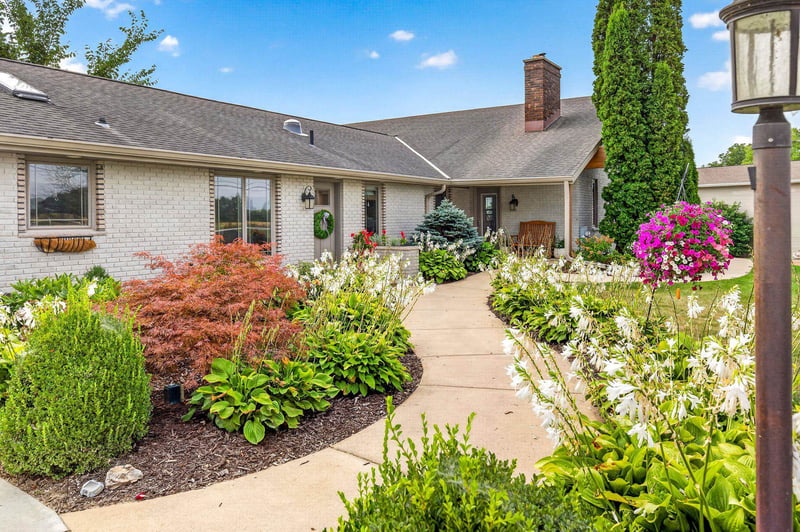 209 Main St, Wrightstown, WI 54180