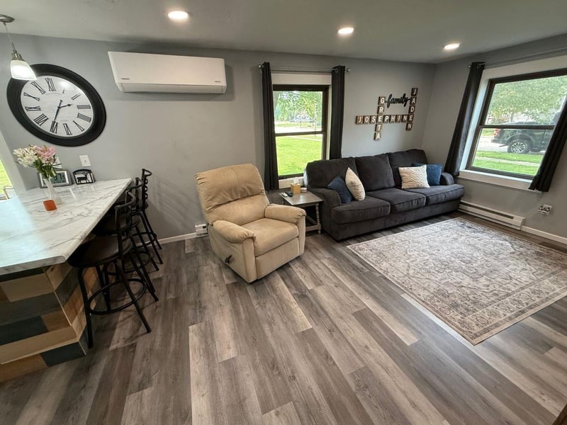 W7747 Railroad St, Shiocton, WI 54170-8627