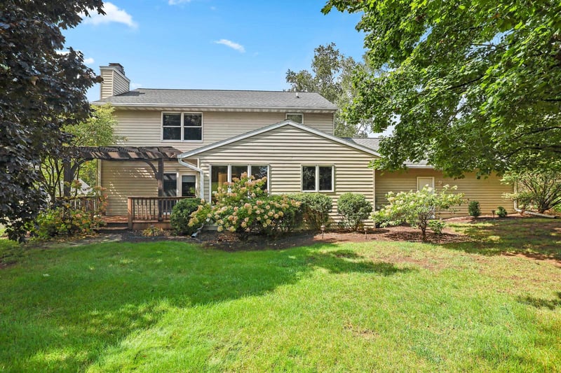 3560 Highland Center Dr, Green Bay, WI 54311