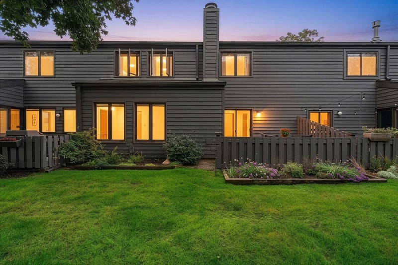 33 Webster Heights Dr, Green Bay, WI 54301-2327